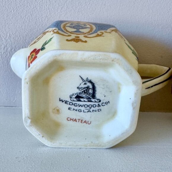 Wedgwood Vintage Chateau Creamer and Sugar Bowl - Picture 6 of 15